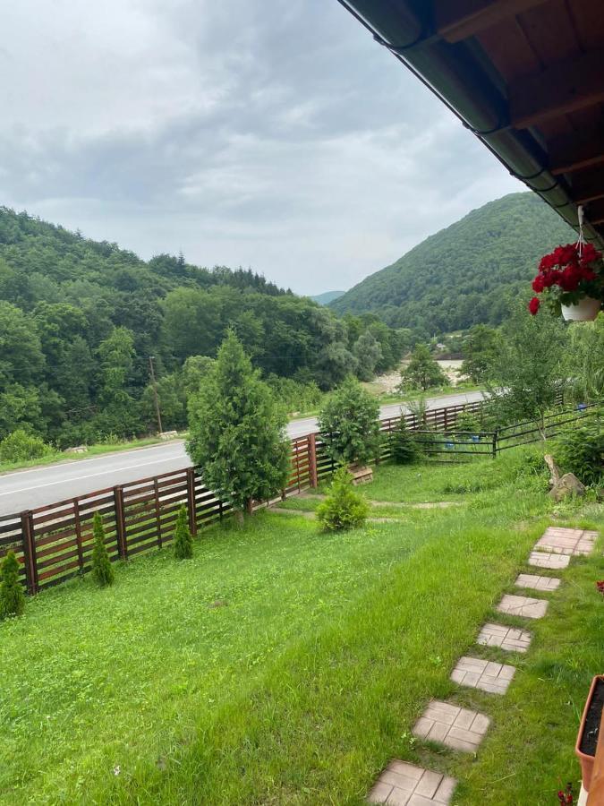 La Butuci Hotel Tirgu Ocna Bagian luar foto